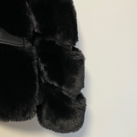 Luxurious Black Faux Fur Faux Leather Women's Jacket - Picture 4 of 13
